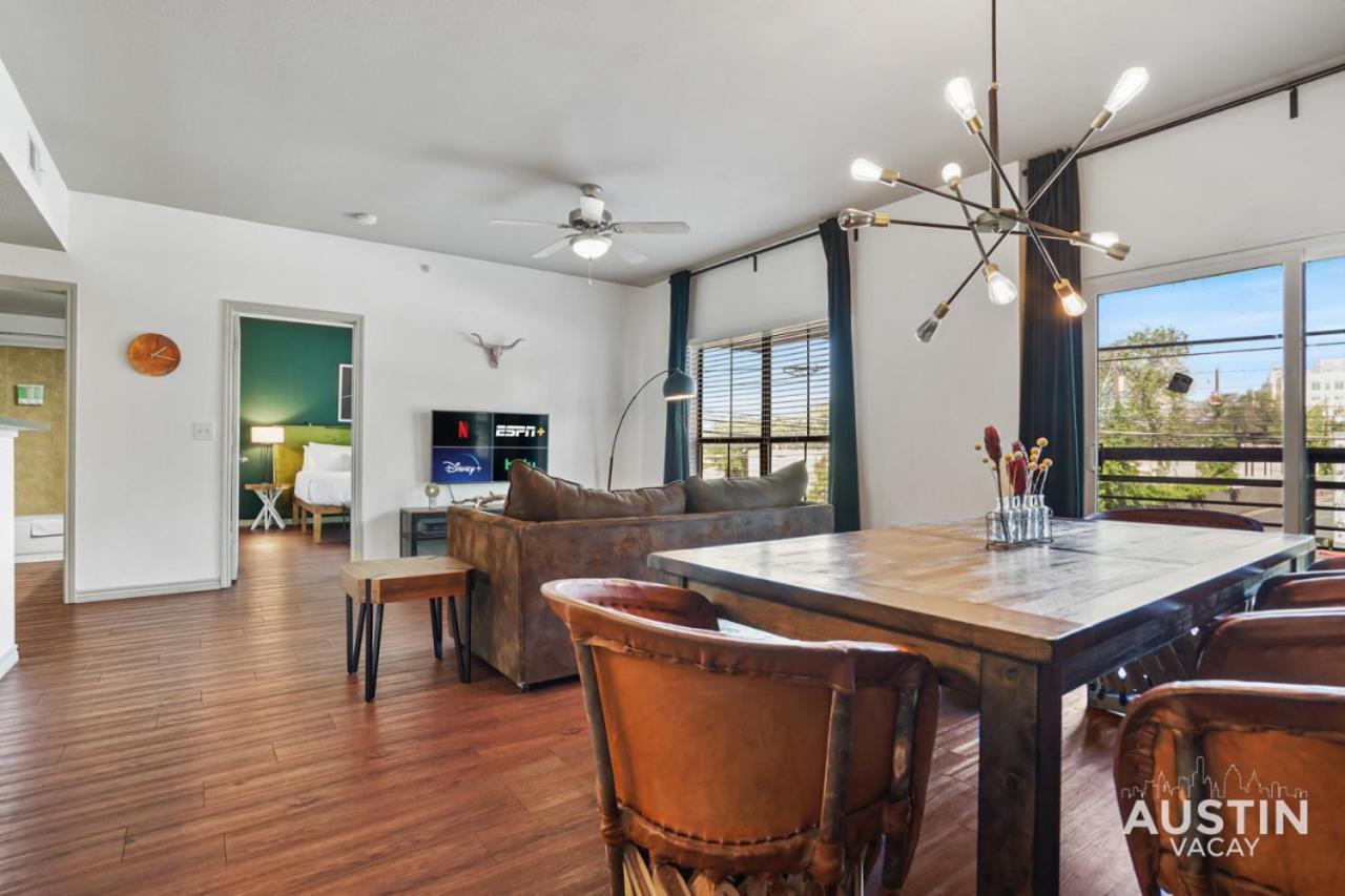 Апартаменты Stylish 4Br With Smart Tv And Free Garage Parking Остин Экстерьер фото
